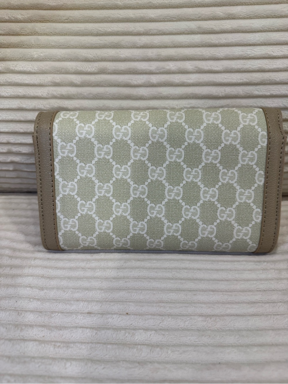Gucci Beige GG Supreme Small Wallet with Gold Double G - Picture 3 of 3